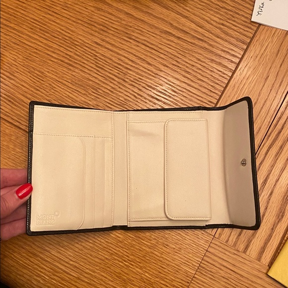 Mont Blanc Black wallet. - Picture 4 of 9